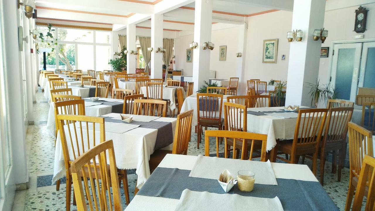 Nireus Hotel Néa Mákri Zewnętrze zdjęcie